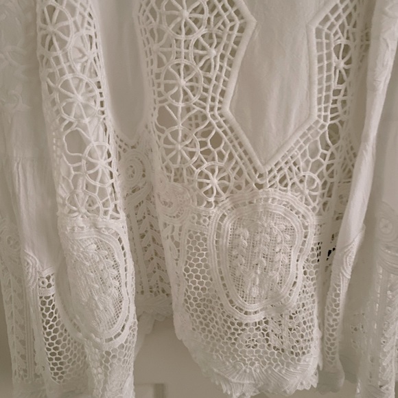 Beautiful Intricate Detailed Top - Picture 5 of 7